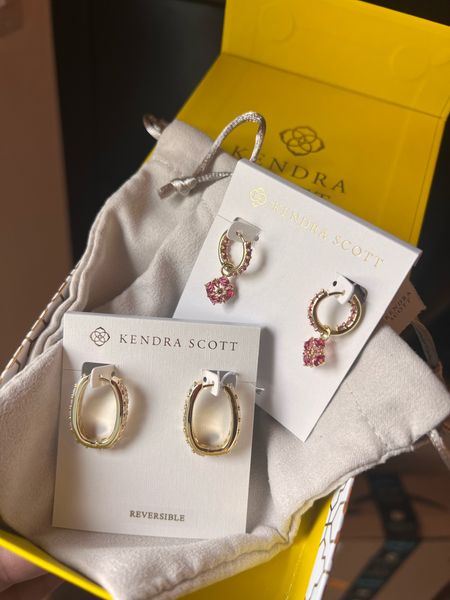 These new Kendra Scott pieces are so cute! Love the pop of pink

#LTKstyletip