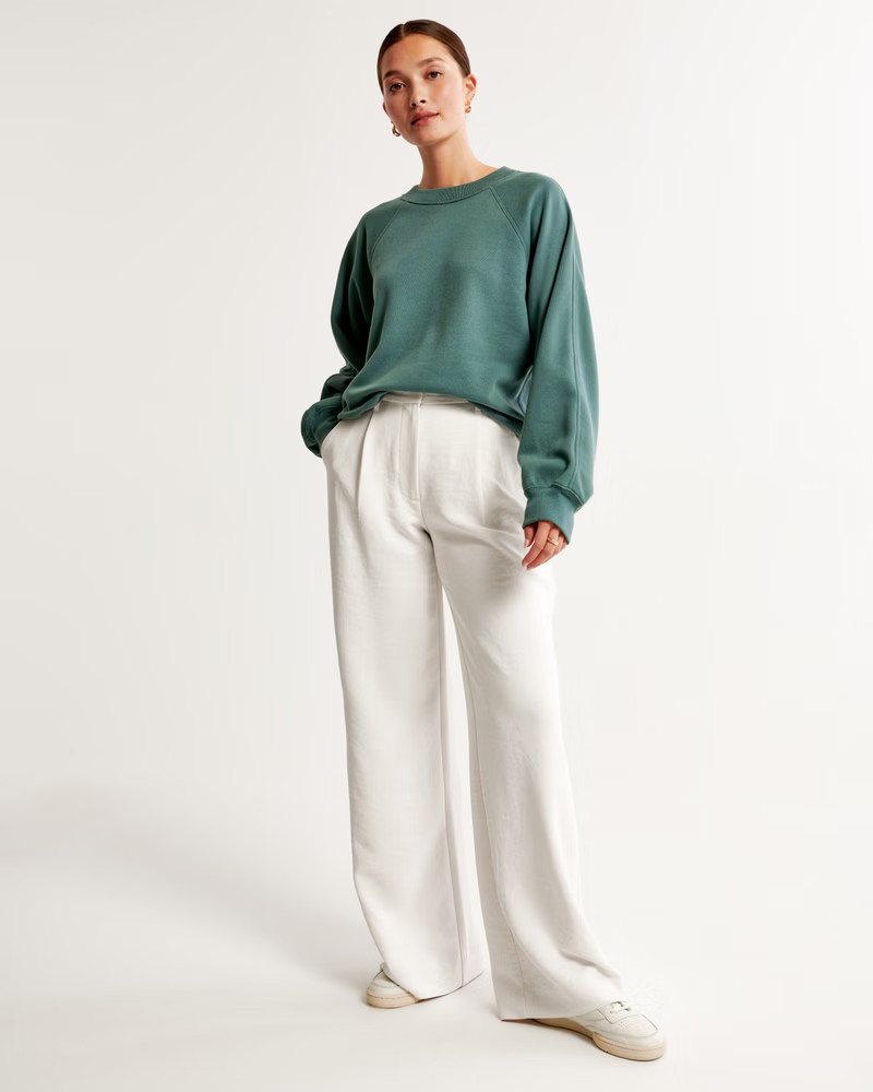 Women's Essential Raglan Classic Sunday Crew | Women's Tops | Abercrombie.com | Abercrombie & Fitch (US)