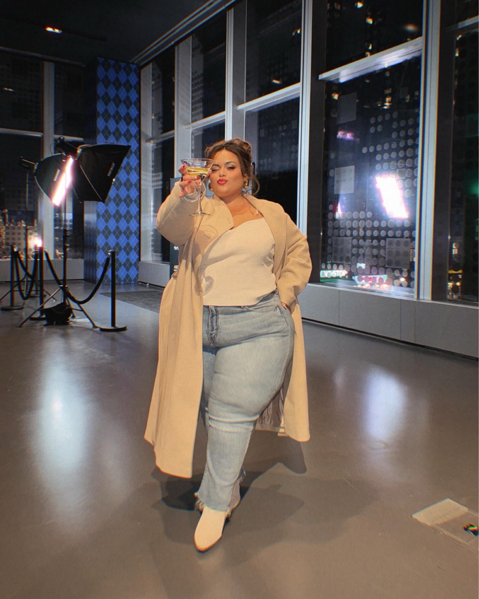 Easy outfit for night out. Plus size outfit, midsize fashion, curvy outfit, jeans outfit 

#LTKSeasonal #LTKplussize #LTKparties