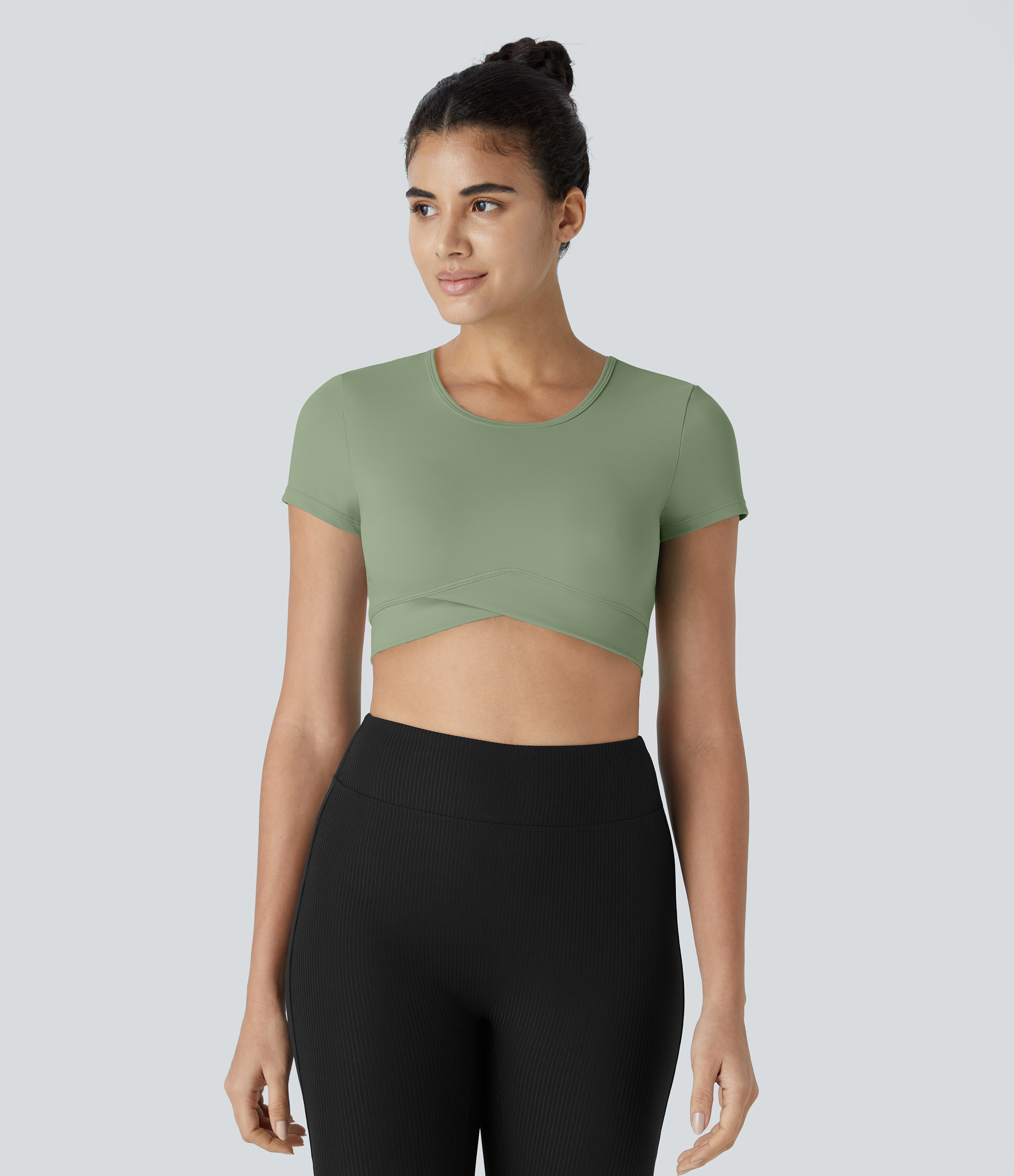 Halara SoftlyZero™ Plush Crossover Hem Cropped Sports Top - Asparagus - M | HALARA