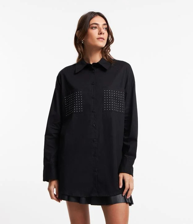 Camisa Alongada em Tricoline com Bolsos de Strass Aplicado Preto | Renner (BR)