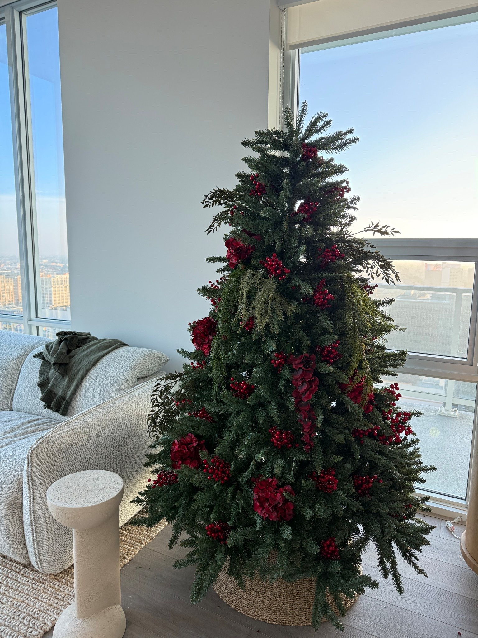 a burgundy christmas! 
#christmasdecor #christmastree 

#LTKHoliday