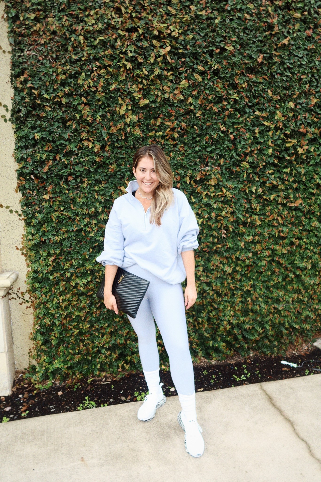 ALO SET
ALO SALE
30% off with the code: SINGLES

#LTKStyleTip #LTKHoliday #LTKSaleAlert