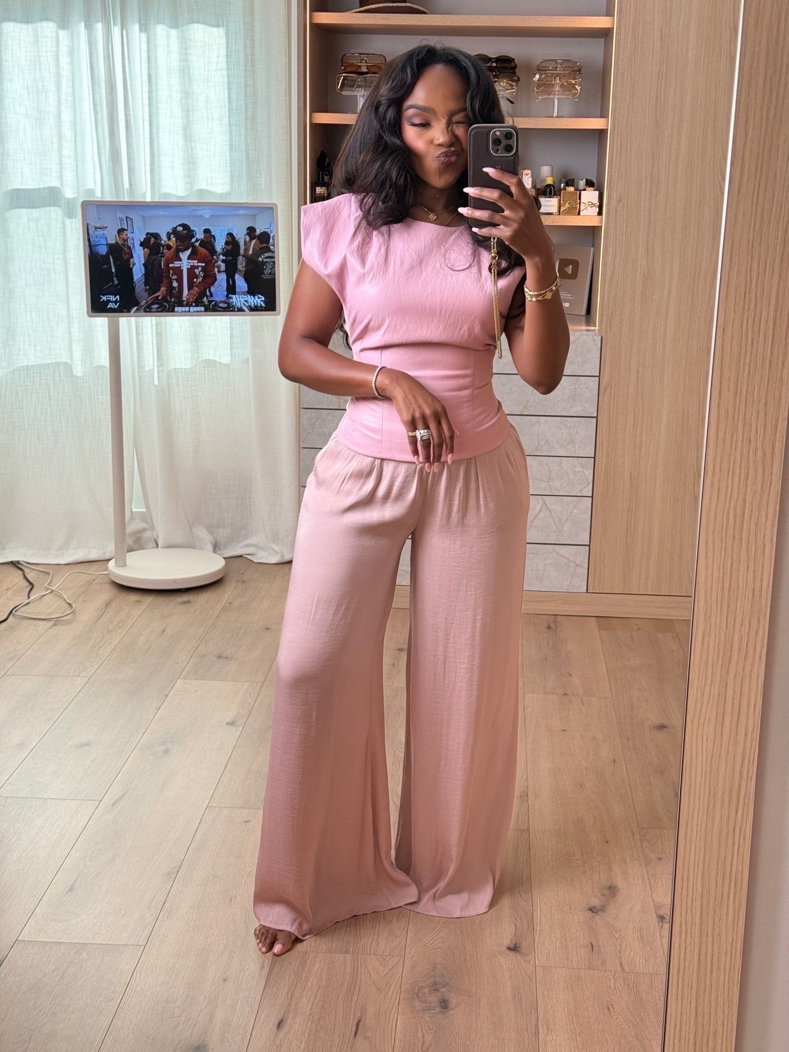 Hi babes! 💕 

Okay this blush pink set is the definition of comfy but still put together. The structured shoulder detail gives the top such an elevated feel while the flowy pants keep it effortless and flattering. This is one of those easy throw-on looks that still makes you feel expensive.

Where to wear this:
• Casual brunch
• Travel days
• Coffee runs
• Everyday errands when you still want to look cute

Undergarment notes: seamless nude undergarments recommended with the lighter fabric.

Everything is linked below ✨

xx Kira | Kira’s Fashion Finds

5’4 | 140LBS | 34D-27-40 | size small or 4

#LTKgrwm #LTKootd #LTKPetite