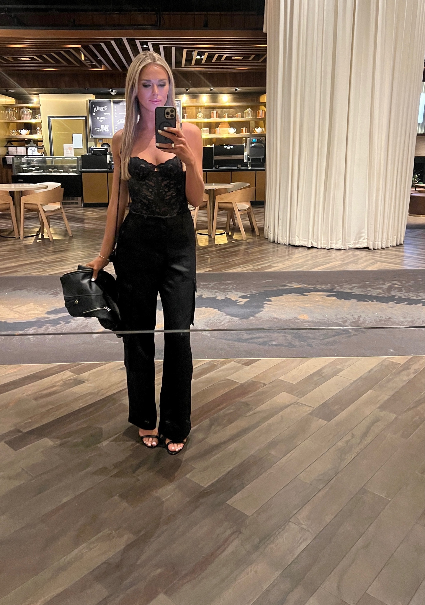 Hello Vegas 🌪️

#LTKbeauty #LTKstyletip #LTKtravel