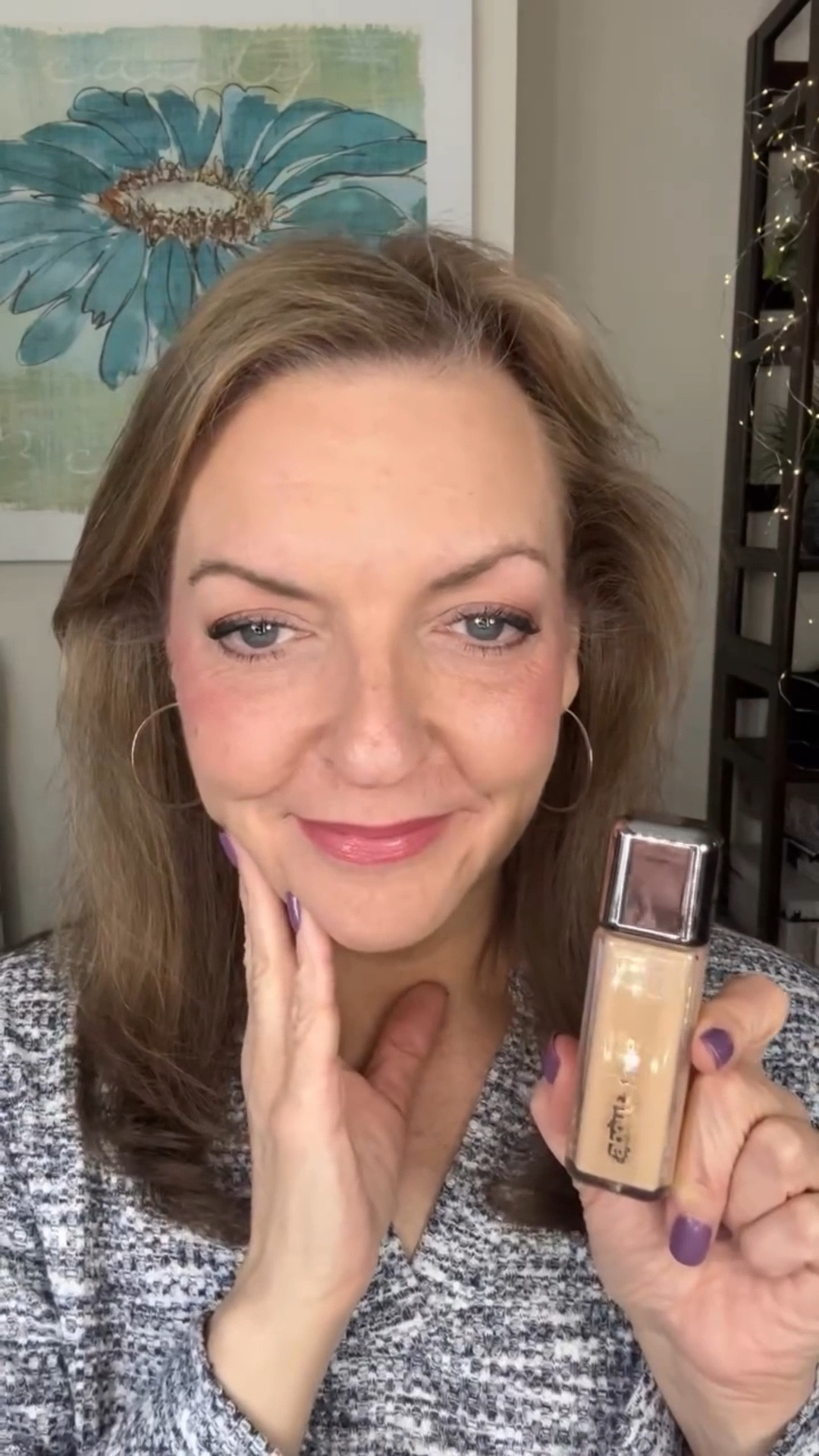 ✨ Mature skin approved foundation! Perfect for women over 50 looking for lightweight, buildable coverage. I’m loving the @aboutfacebeauty Performer Foundation (I wear LM2 Neutral)! Flawless, all-day wear in 45 shades. Makeup for mature skin has never been easier! 
🌺 
#matureskinmakeup #makeupover50 #easymakeup #affordablemakeup