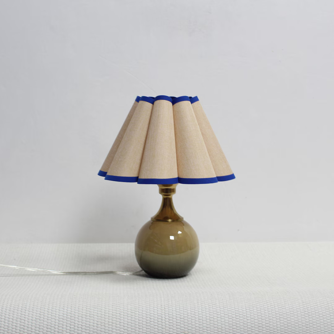 Duzy handmade scallop shape khaki fabric and ceramic base table lamp-56#, 110-240V/50-60Hz | Etsy (US)