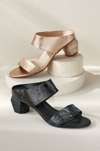 Antelope Amelia Textured Sandal | Soft Surroundings
