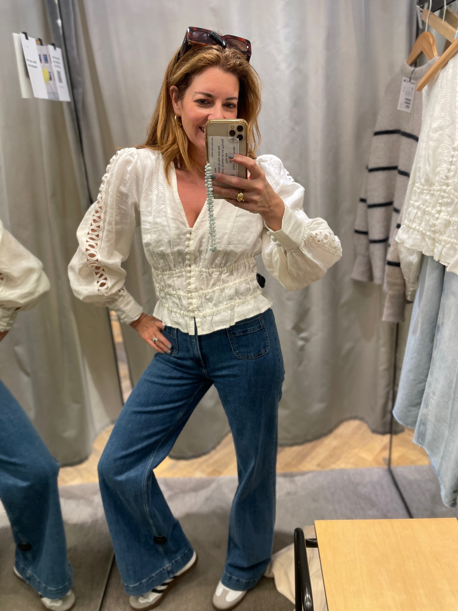 Blouse & jeans 

#LTKeurope #LTKstyletip #LTKSeasonal