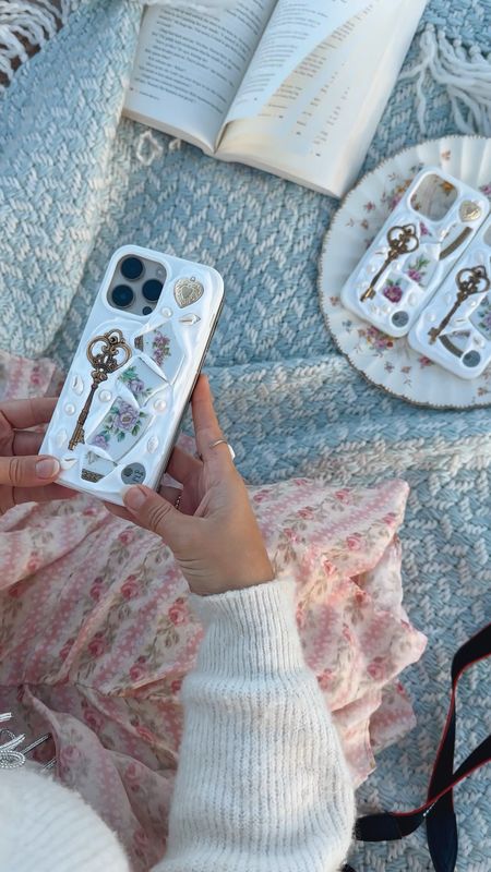 For the friend (or yourself) who loves u pique and statement pieces✨ The phone case you need for your next getaway
#phonecase #gift #giftidea #shopsmallbuisness #statement 



#LTKfindsunder50 #LTKstyletip #LTKGiftGuide