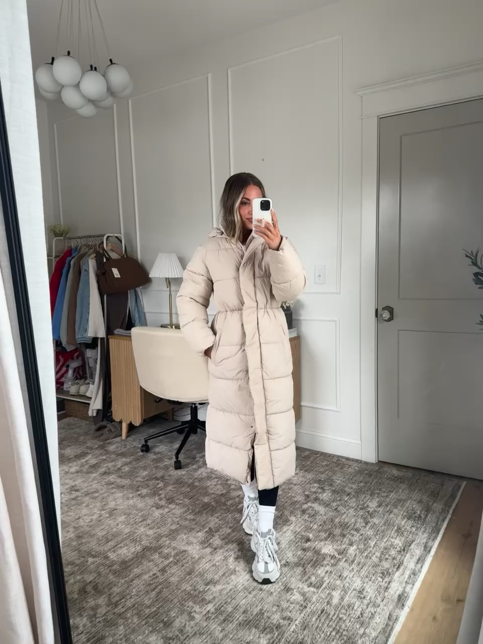 The length of this jacket is amazing!! I’m 5’4 for reference. Easily would still be ‘long’ on those of you who are taller too! 

Has a waist cinch & is under $100! 🙌🏻

#LTKSeasonal #LTKFindsUnder100 #LTKVideo