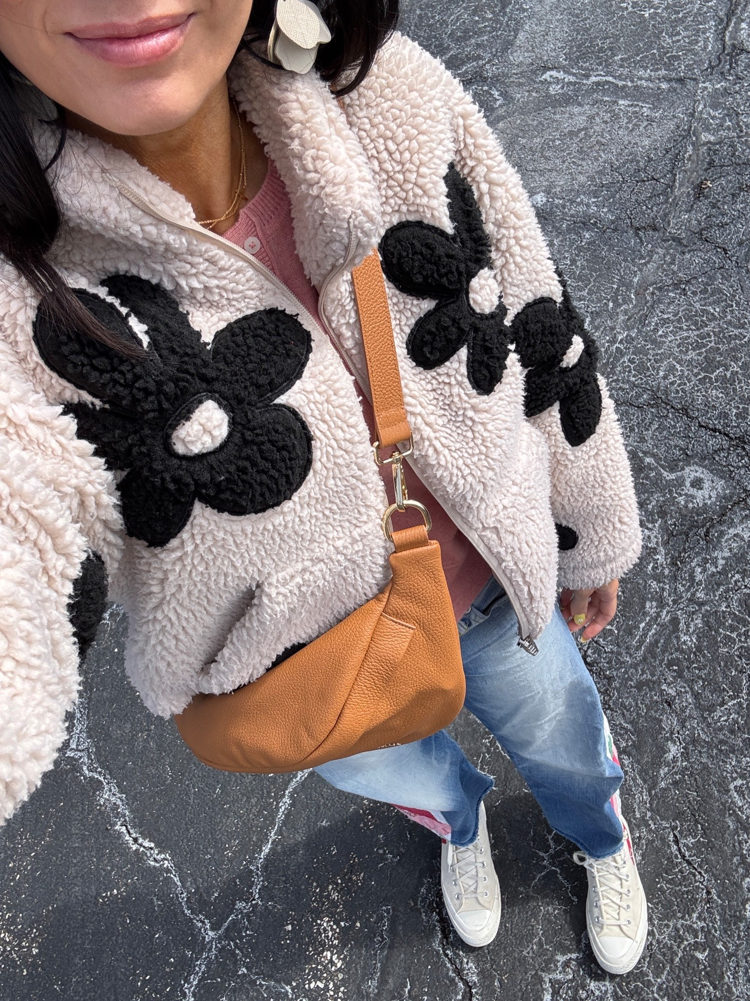 The best belt bag for traveling - so spacious and under $250. Made in Italy. 