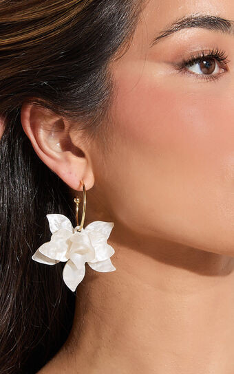 Alessandra Earrings - Pearl Flower Hoop Earrings in Shell | Showpo (US, UK & Europe)
