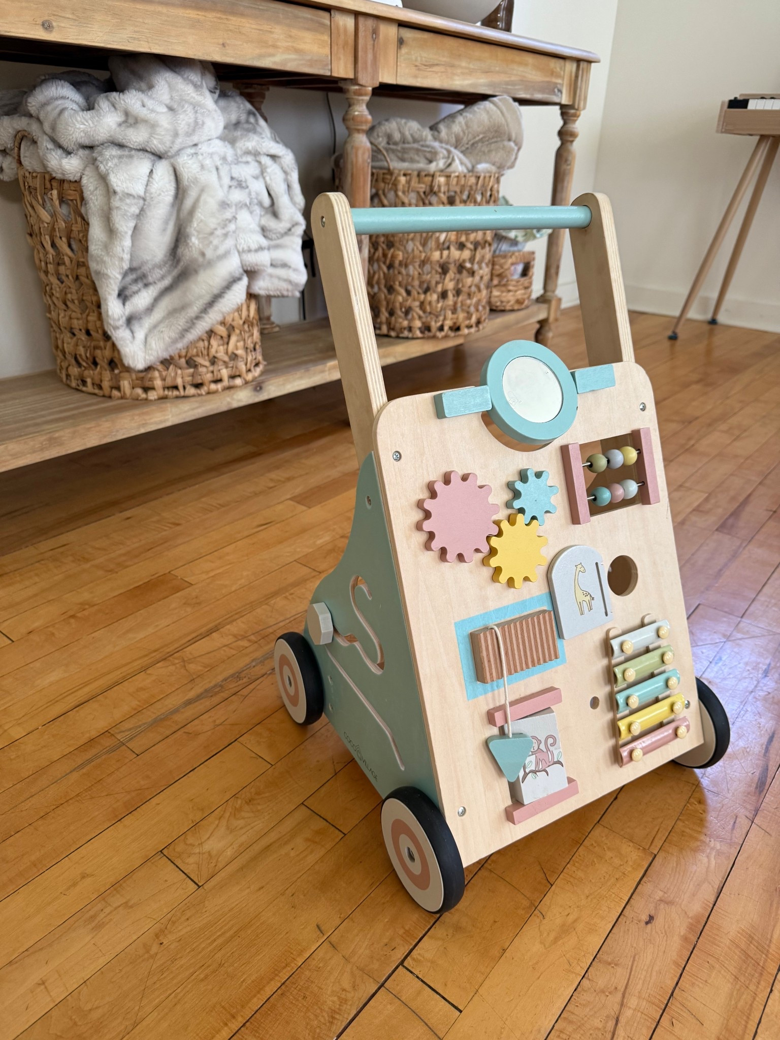 Baby push walker! Monties fav toy, and we’ve used it for 2 babies now👶