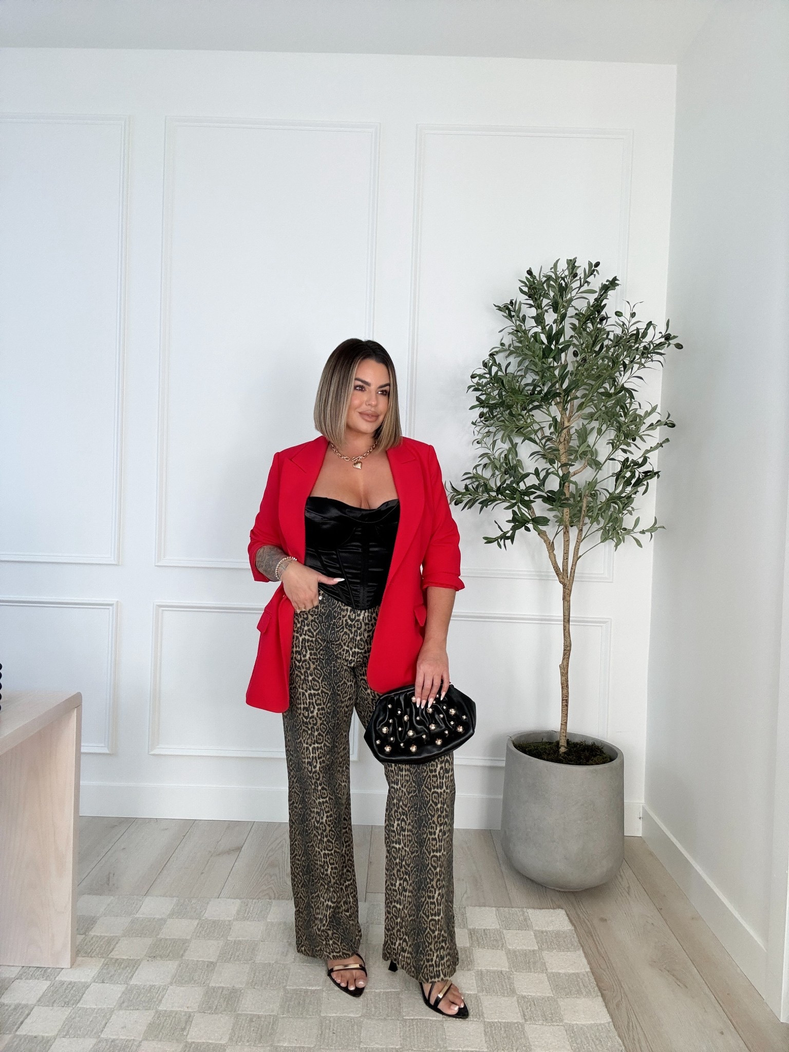 Valentine’s Day outfit idea 

Blazer is old express but linked current red one they have now. I do XL in their blazers 
Jeans size 12 and they stretch 
Corset top linked similar 
Shoes sold out 


#LTKFindsUnder100 #LTKMidsize #LTKFindsUnder50