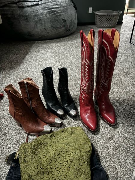 Boot links!
Brown boots - color Sunbaked brown

#LTKStyleTip #LTKShoeCrush