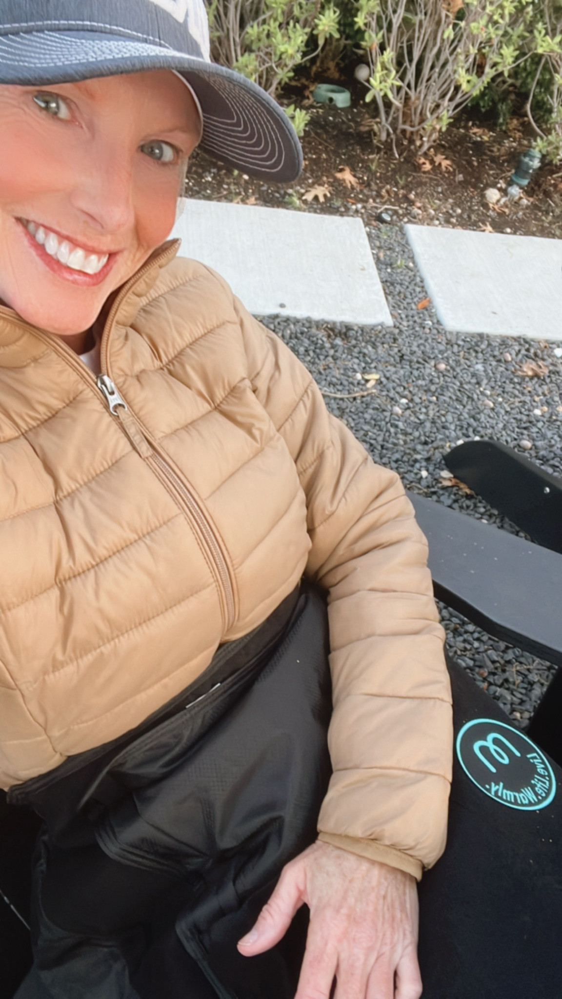 If you love the outdoors but don’t love being cold, you need the @get_the_mozy lower body thermal wrap 🔥 It is lightweight, water resistant, windproof & easily packable!  Whether you are camping, watching your kid’s game, traveling on a plane, fishing at dawn or enjoying an outdoor concert, THIS product is for you.  ⛺️ 🔥 🎣 ⚽️ 🏈 ⚾️ 🎶 ✈️ 

#liketkit #getthemozy #wrapmeinmozy #livelifewarmly #outdoors #outdoorstyle