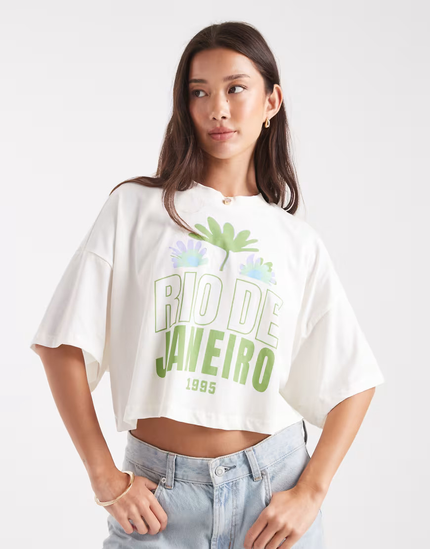 ONLY Rio graphic cropped t-shirt in white | ASOS (Global)