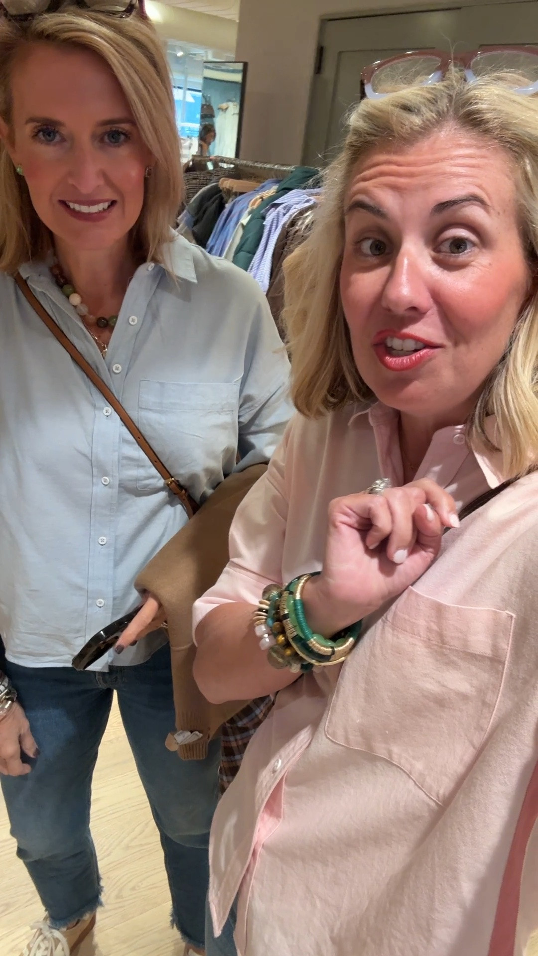 Anthro Dressing Room Diaries…happening now! I show up at Anthro & Rebecca & I are literally twinning!! 
Top - xs
Jeans - 26P
Sneakers - 8 tts 

*code FALL for 30% off Allie + Bess