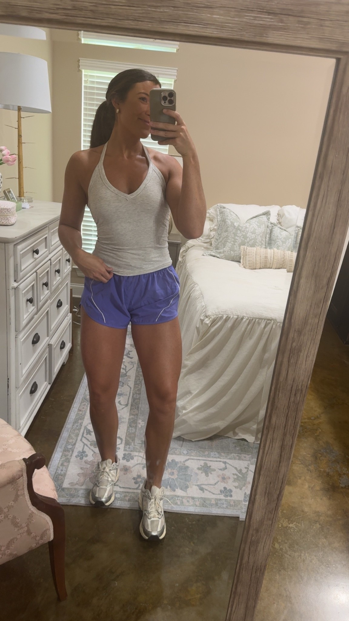 Love that this tank isn’t cropped and I can wear it with low rise shorts! Has built in padding! Super comfy material!