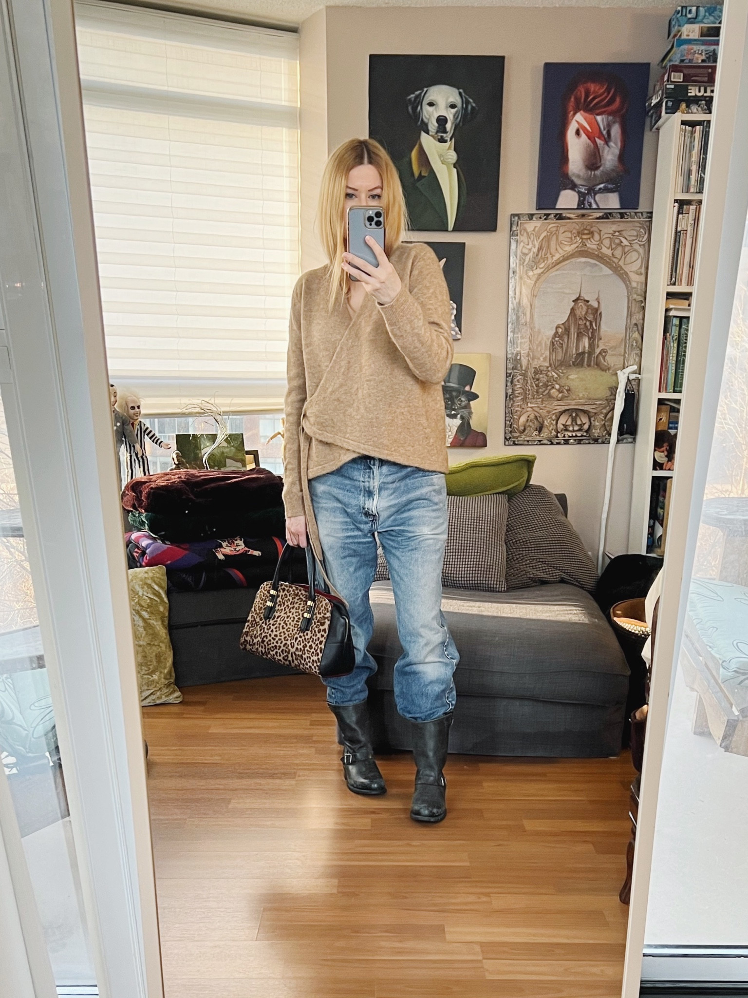 Relaxed denim is my vibe.
Jeans and bag vintage.
. 
#winterlook  #torontostylist #StyleOver40 #90svintage  #secondhandFind #fashionstylist #frye #slowfashion #FashionOver40  #MumStyle #genX #genXStyle #shopSecondhand #genXInfluencer #genXblogger #secondhandDesigner #Over40Style #40PlusStyle #Stylish40


#LTKstyletip #LTKover40 #LTKshoecrush
