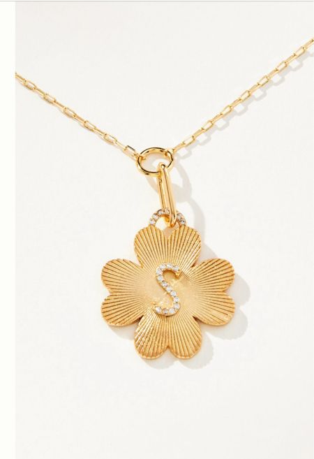 Gold clover initial necklace 

#LTKfindsunder50