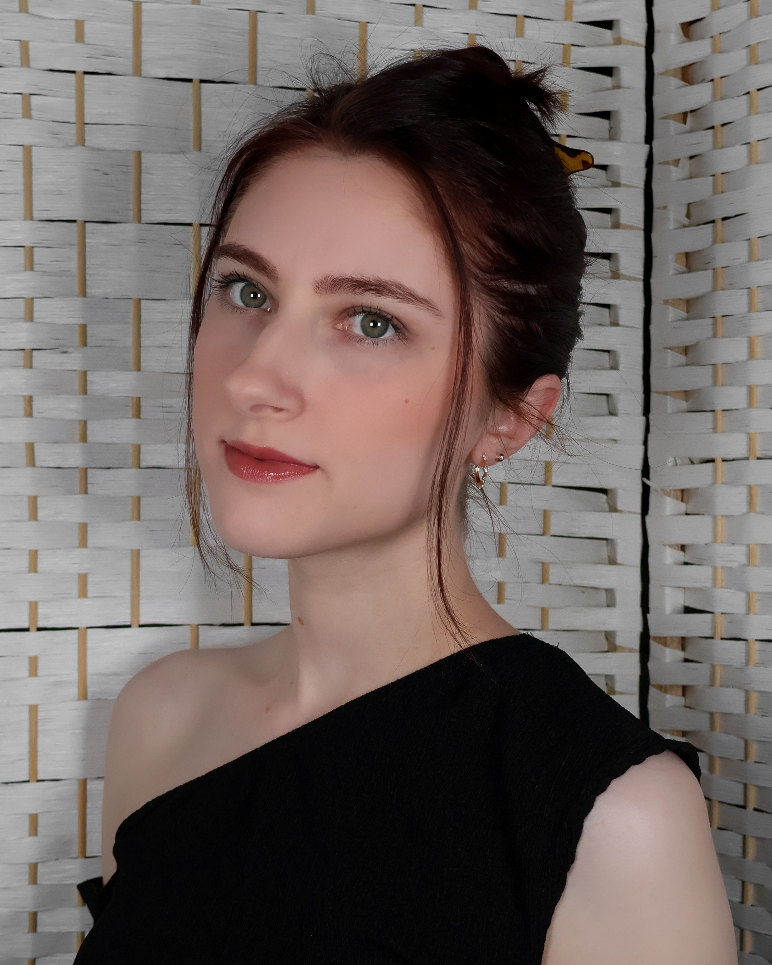 Gimme Beauty Lay Flat Claw Clip has been my go-to lately 🖤  

 #LTKgrwm #LTKSaleAlert #LTKBeauty