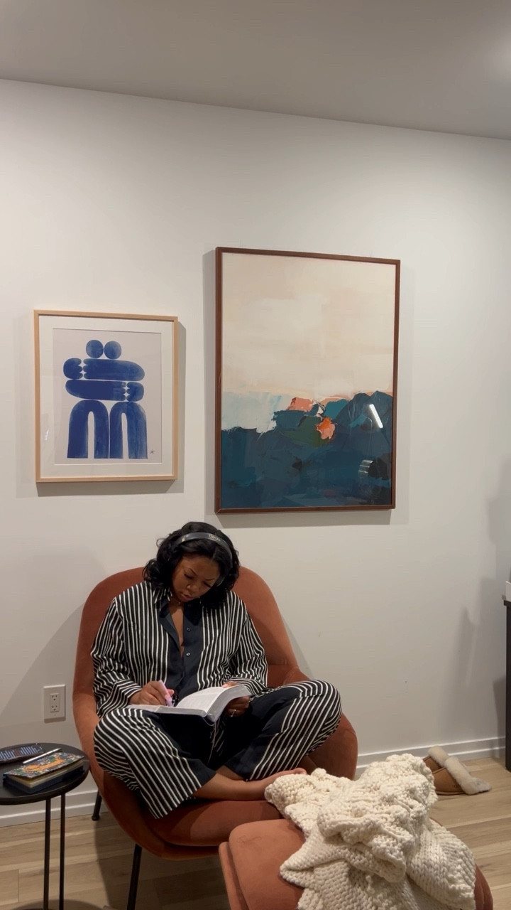 Love this lounge/pajama set!! And so in love with my reading nook 😍

#LTKhome #LTKfindsunder100 #LTKstyletip