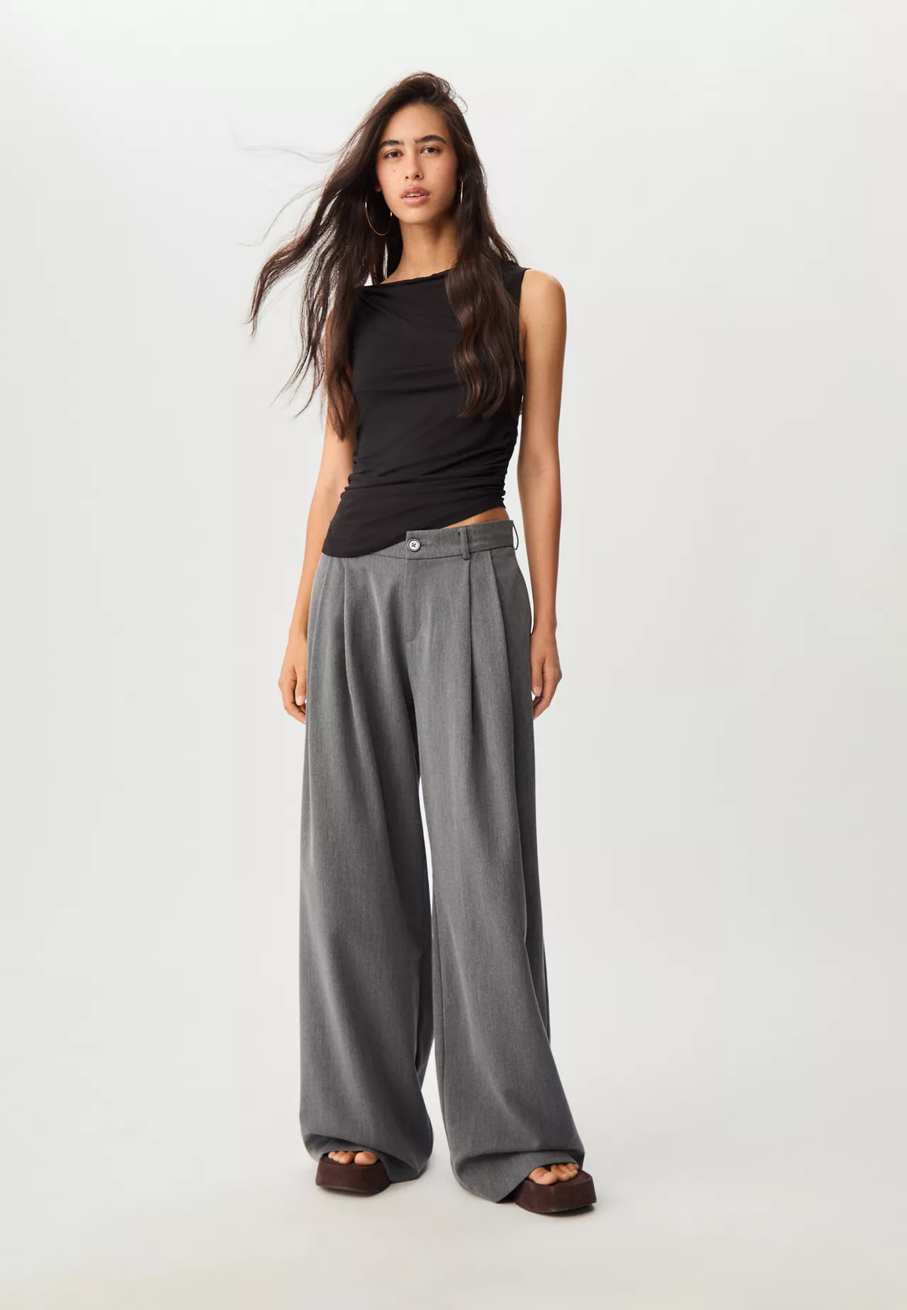 Wide leg smart trousers with darts | Stradivarius (UK)