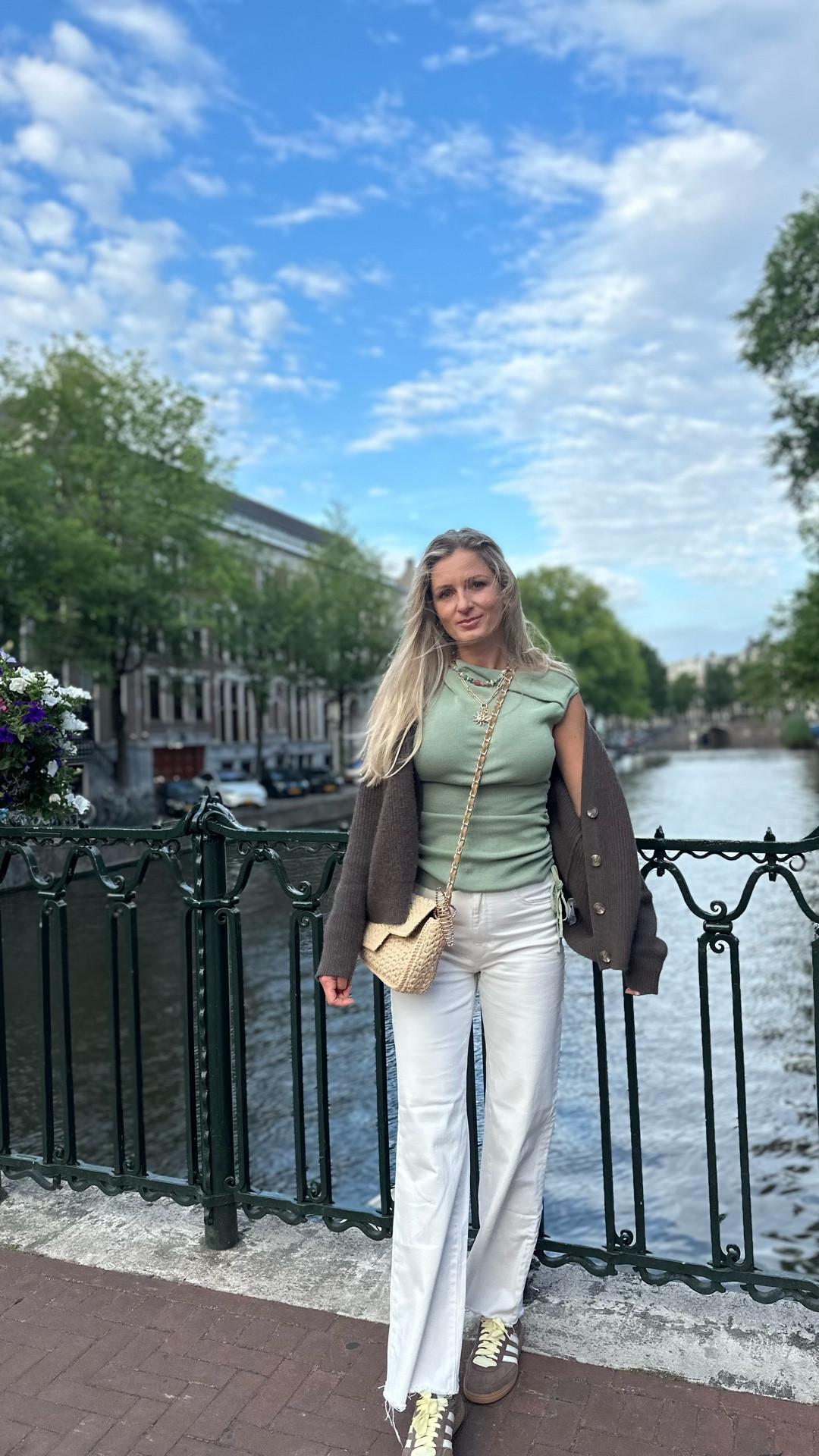 Amsterdam fit check (day 1)

*jeans size 26 / top S / cardigan XS

#denimoutfits #whitejeans #denim #wideleg #asymmetrictop #jeans #oneshouldertop #offshoulder #transitionaloutfit #sagegreen #offwhite #streetstyle
#casualfit #eurofits #casualcool 
#whatIwore #sneakersoutfits #adidasspezial #styled

#LTKStyleTip #LTKSeasonal #LTKFindsUnder100