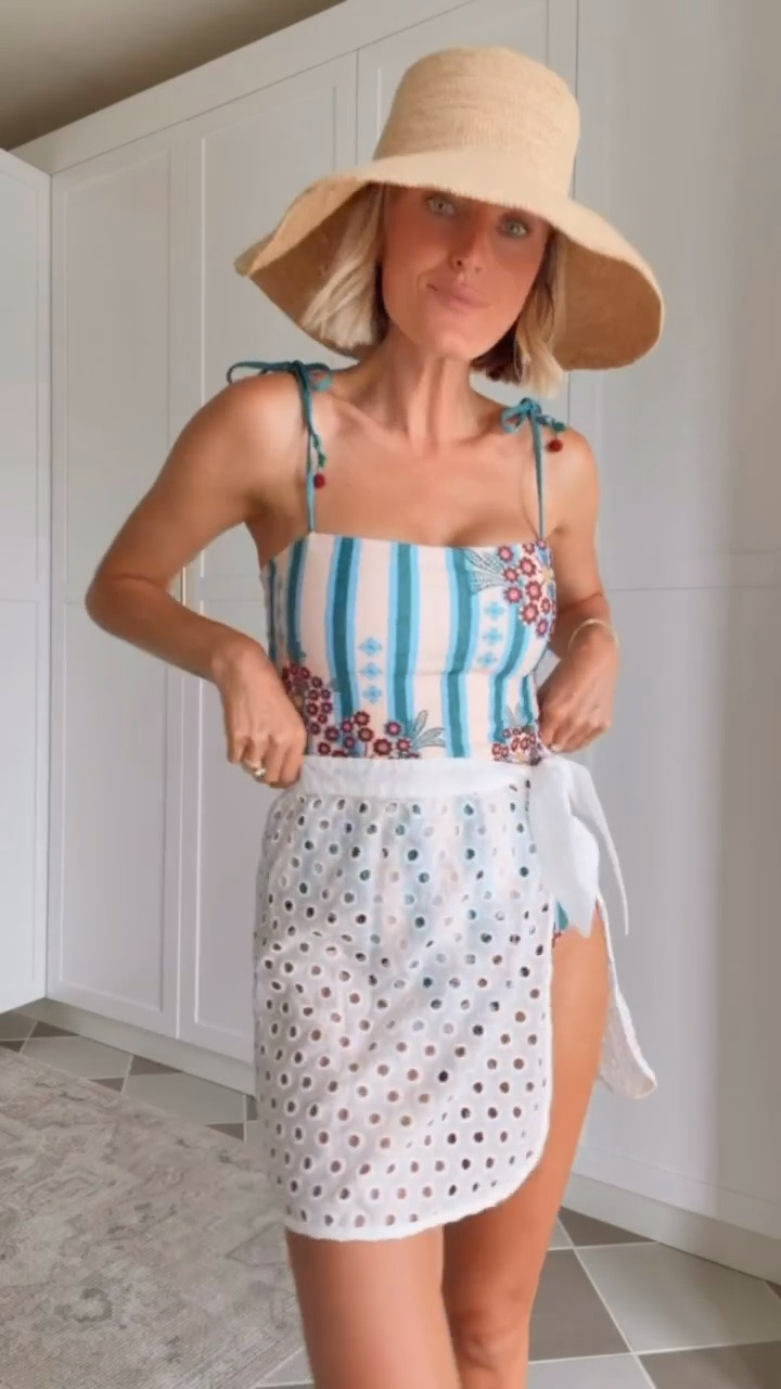This reversible swimsuit is everything! 2 swimsuits in one- I think yes! It runs a little small- keep in mind when ordering! Amazing quality and the pattern is so unique. Wearing size M swimsuit and S in cover up 

Loverly grey, Anthropologie swim, agua bendita, eyelet sarong pareo skirt tie, resort wear, vacation poolside beach looks

#LTKTravel #LTKSeasonal #LTKSwim