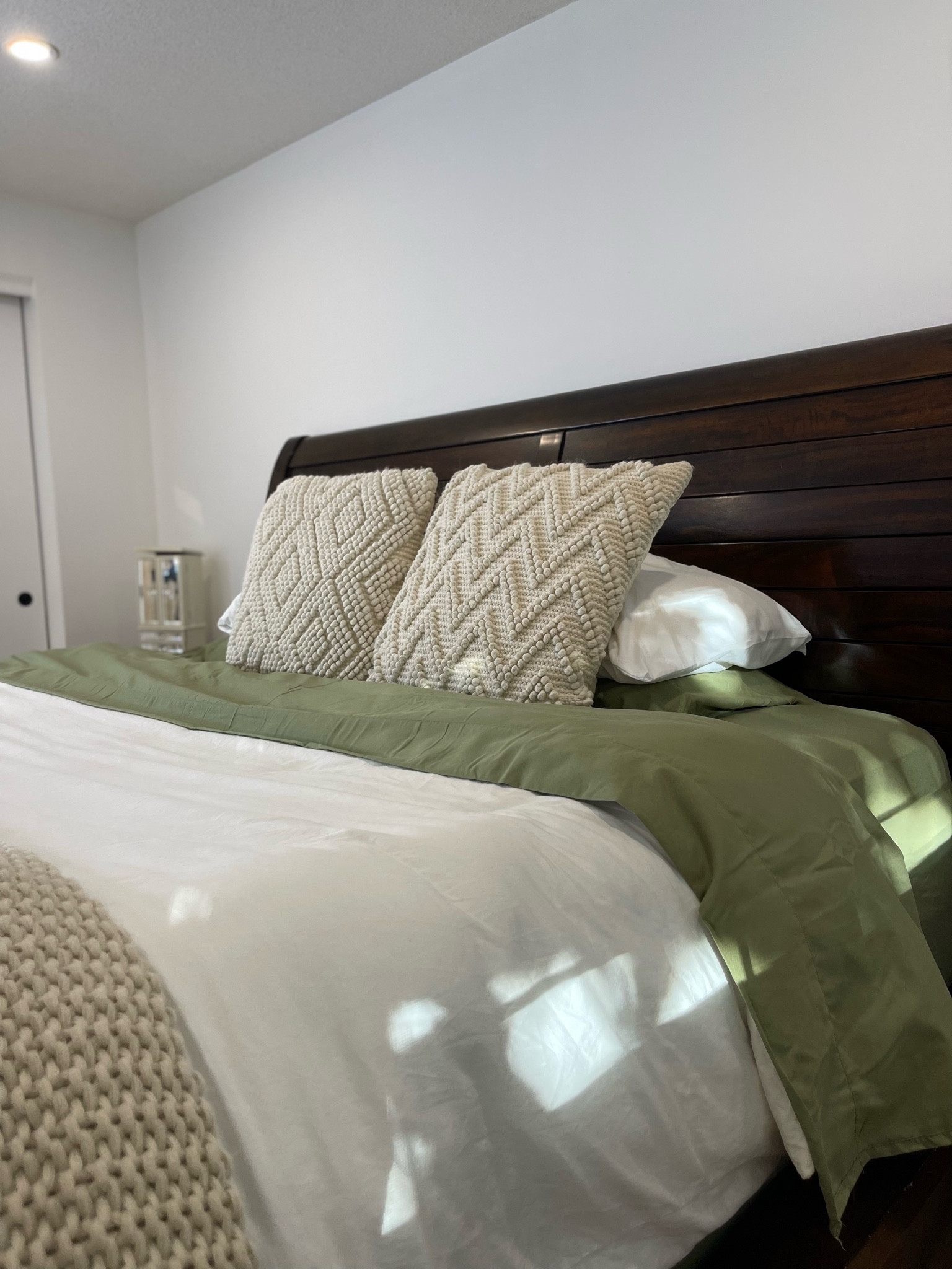 40% off lots of the threshold and casaluna line at Target today! 

I think everyone needs the casaluna knit throw blanket in their bedroom. This oversized blanket is perfect for layering your bed for a super cozy look! Linking all my favs  

#LTKFindsUnder100 #LTKHome #LTKSaleAlert