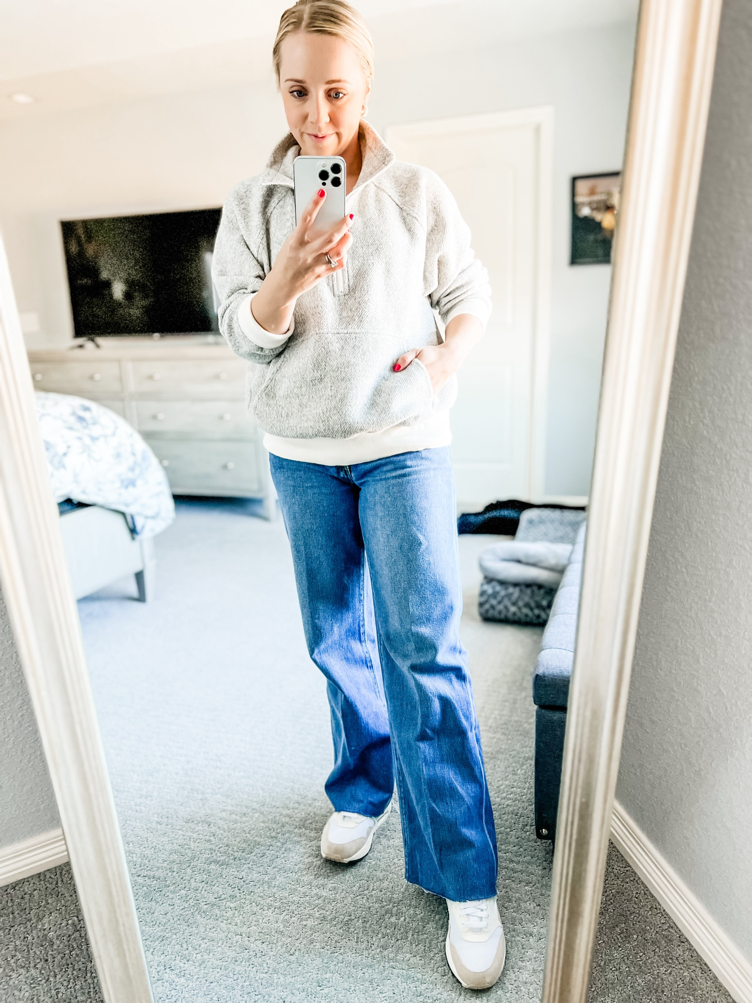 Cozy petite wide leg jeans! 30% off. Suggest a size down and pair with a sneaker with a thicker, platform heel.
Wide leg jeans. Casual. Petite jeans. Ann Taylor. 

#LTKsalealert