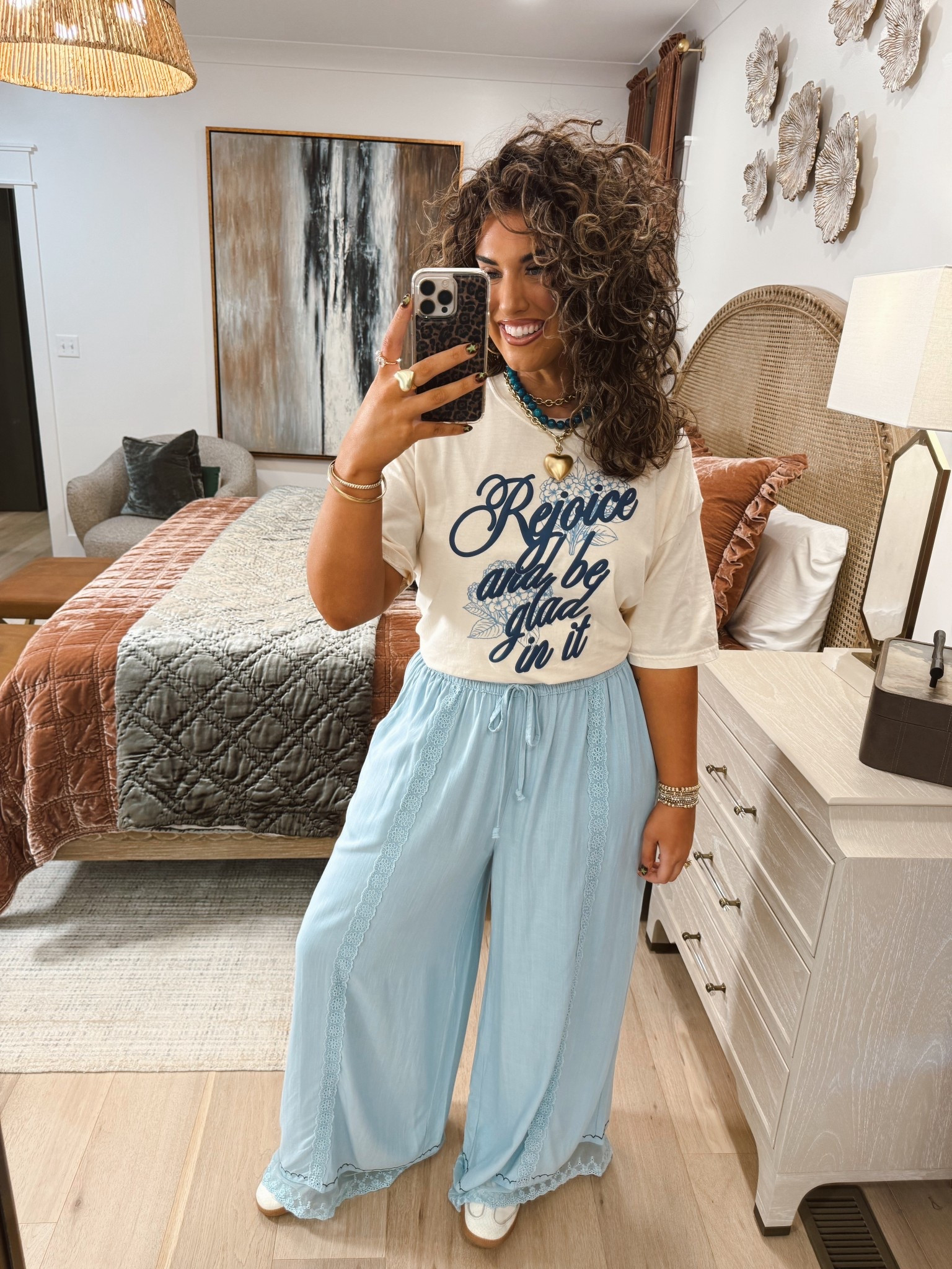 All the spring vibes in this outfit today! I did the large in the pants (size down!) and XL in the tee and tied it up. 🙌🏻

#LTKootd #LTKMidsize #LTKmomlife