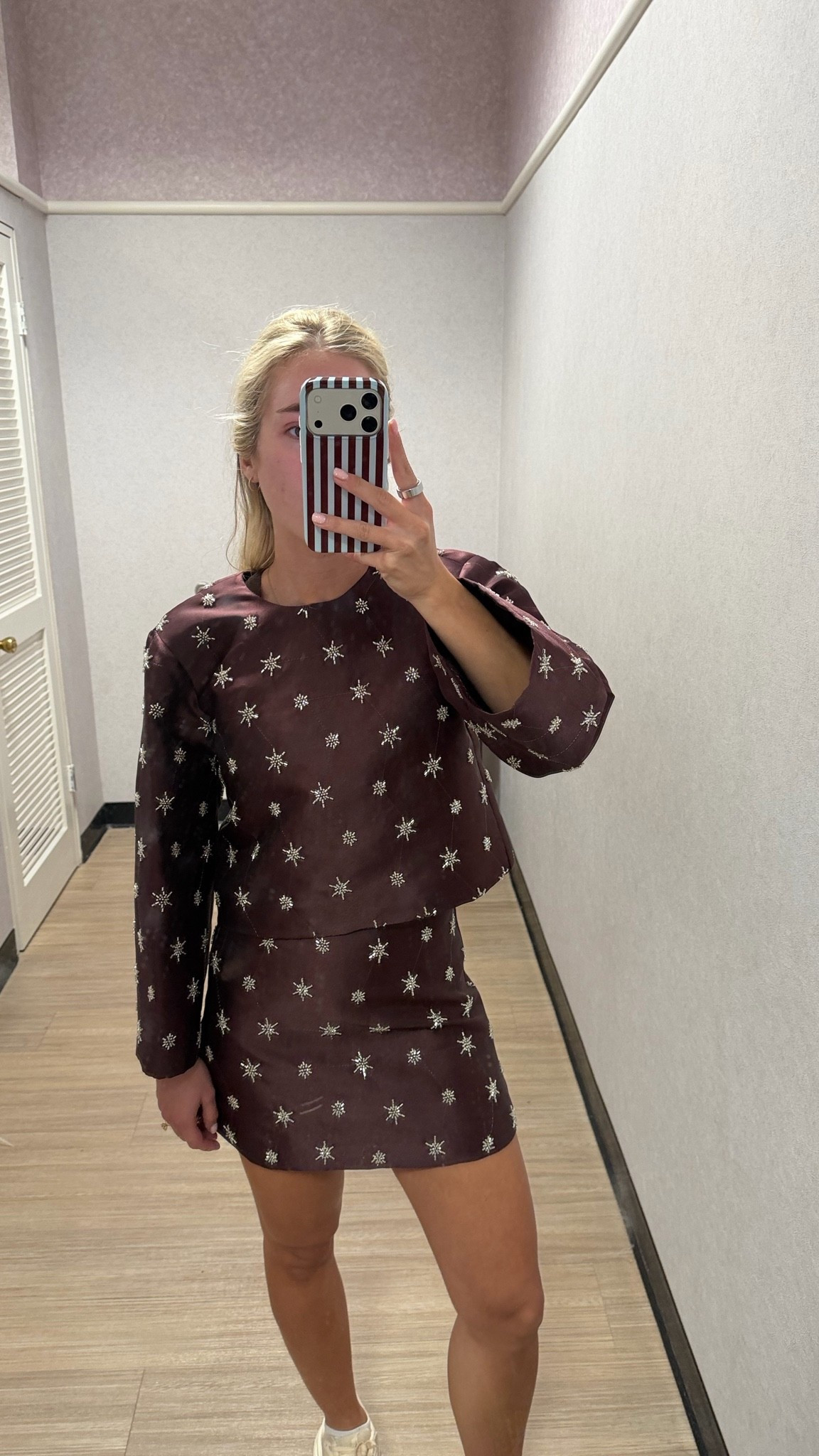 OBSESSED! So good for a cocktail party or Christmas party!! 🤎

#LTKootd