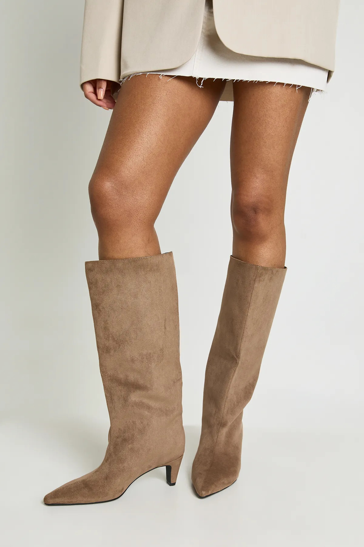 boohoo Women's Kitten Heel Pull On Column Boots in Taupe | Size: 6 | Boohoo.com (UK & IE)