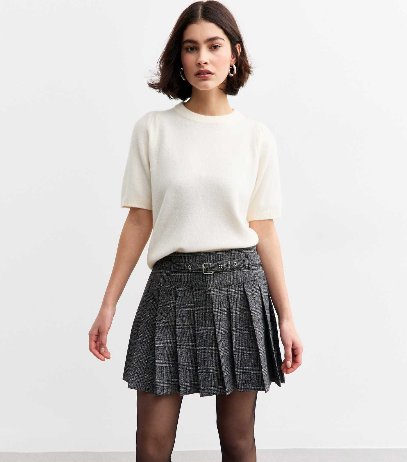 Grey Checked Box Pleat Mini Skirt
						
						Add to Saved Items
						Remove from Saved Items | New Look (UK)