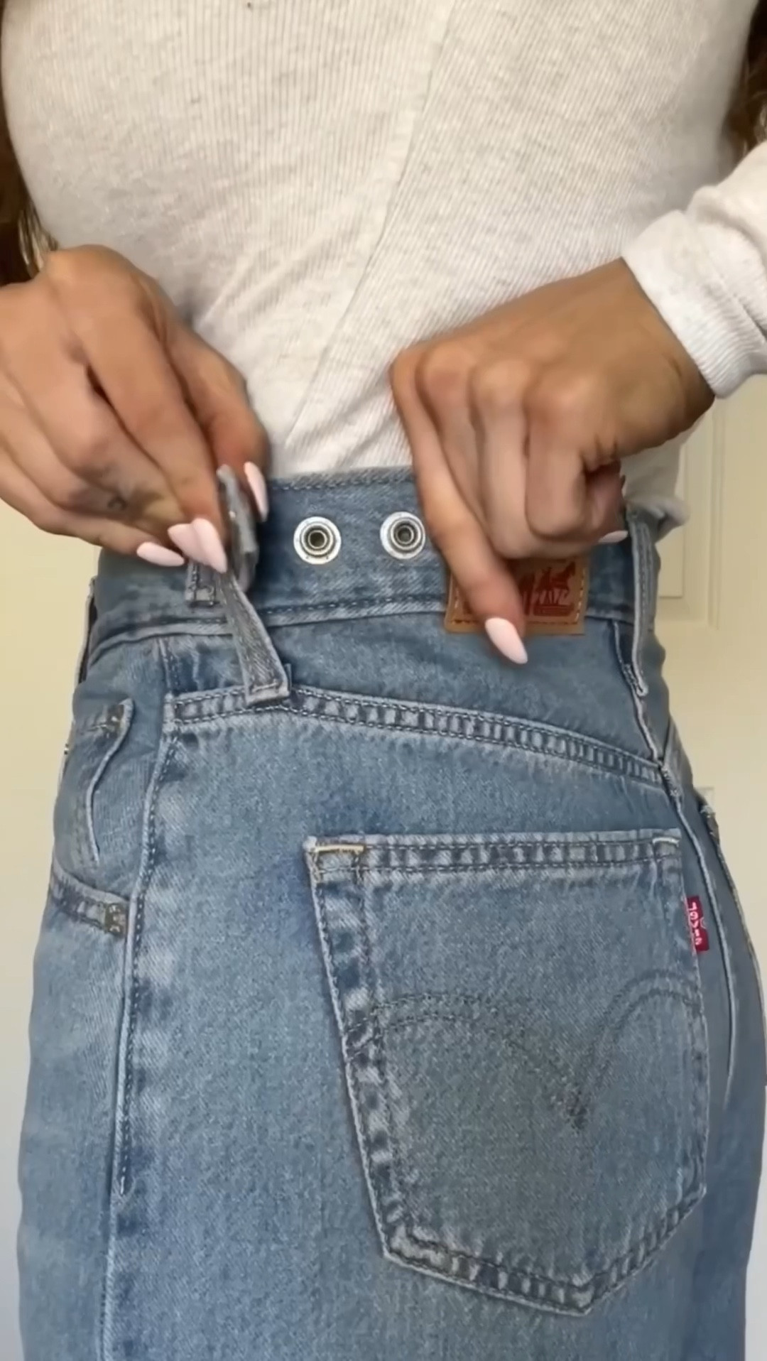 The viral adjustable target jeans!!!! Wearing size 25

#LTKFindsUnder100 #LTKSaleAlert #LTKStyleTip