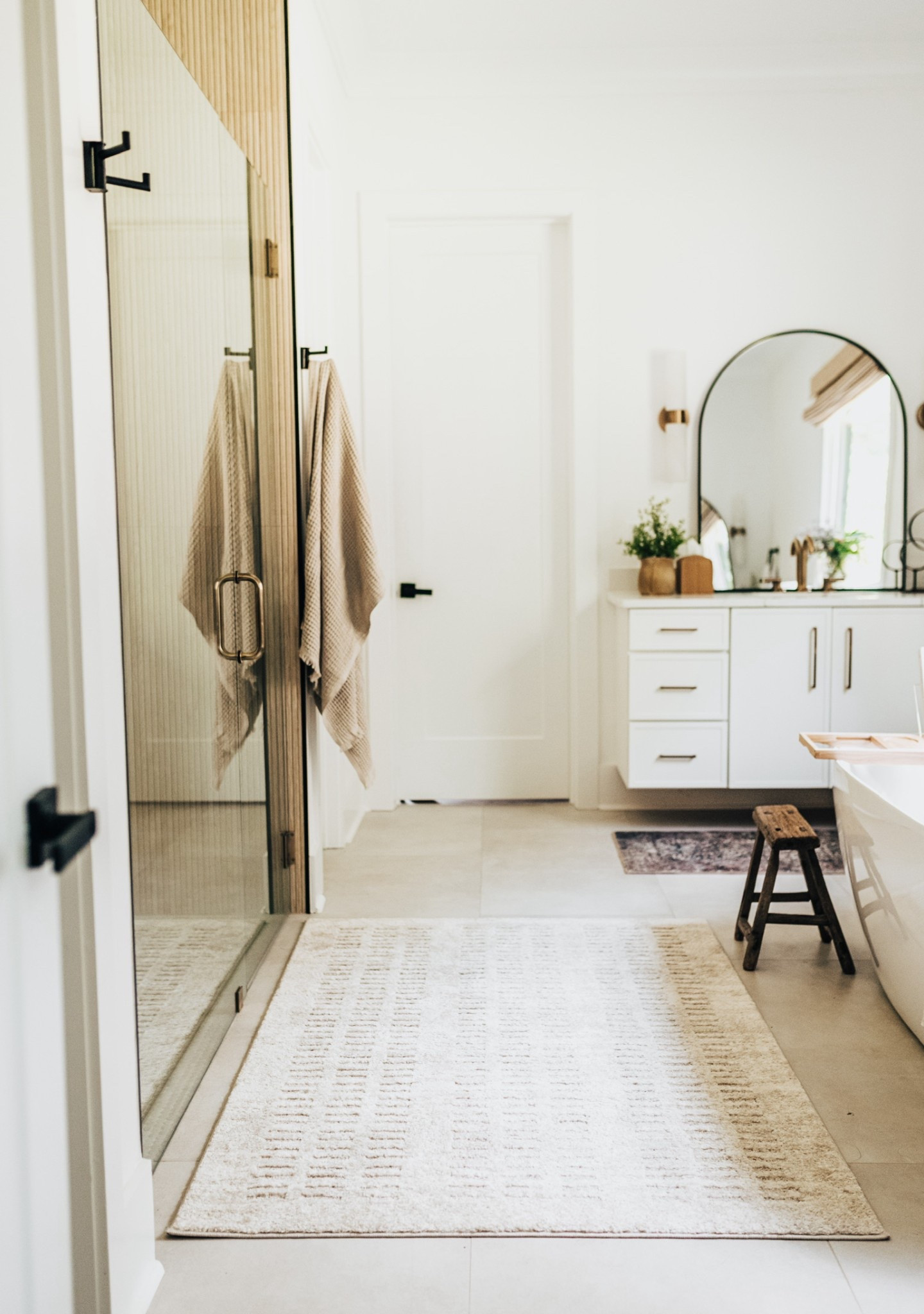 ✨ Modern Classic Haven ✨ White & wood tones, clean lines, and a touch of farmhouse warmth — this transitional bath is all about timeless style with a fresh twist. #ModernClassic #TransitionalDesign #CleanAndCalm #ModernFarmhouse #porcheandco

#LTKHome #LTKStyleTip
