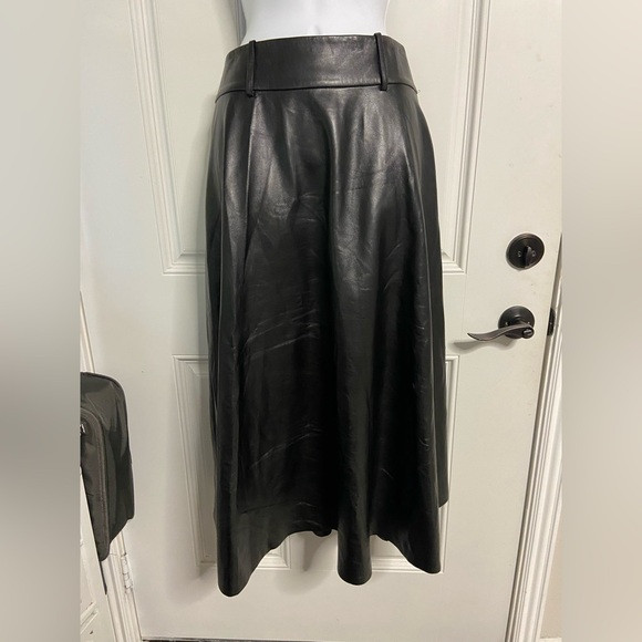 T8a- ZARA Black Faux Leather Midi Skirt | Poshmark