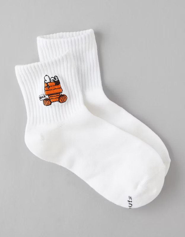 AE Peanuts Dog House Boyfriend Socks | American Eagle Outfitters (US & CA)