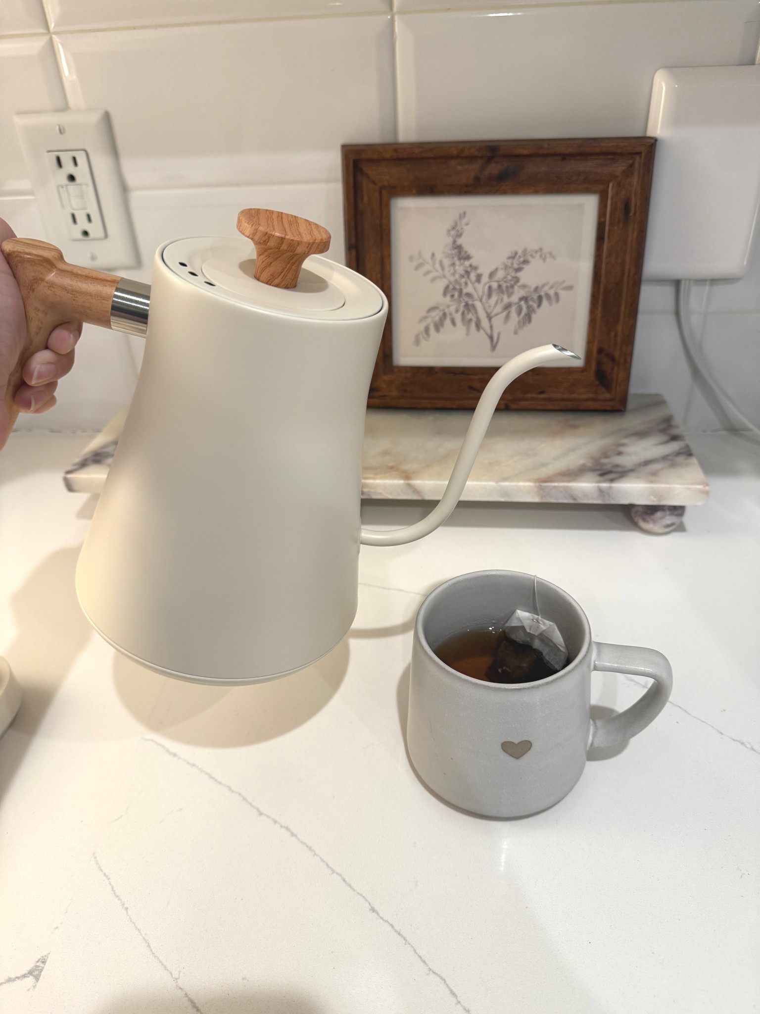 Electric kettle makes the perfect tea so quickly! 🫖






Kitchen decor

#LTKselfcare #LTKmorningroutine #LTKHome