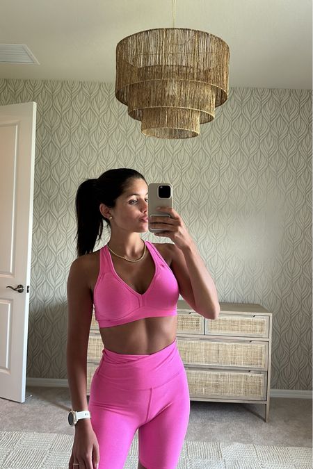 Obsessed with this beyond yoga matching set 🧘🏼‍♀️💗



Workout set 
Biker short 
Workout outfit 
Matching set 
Two piece 

#LTKstyletip #LTKFind #LTKtravel