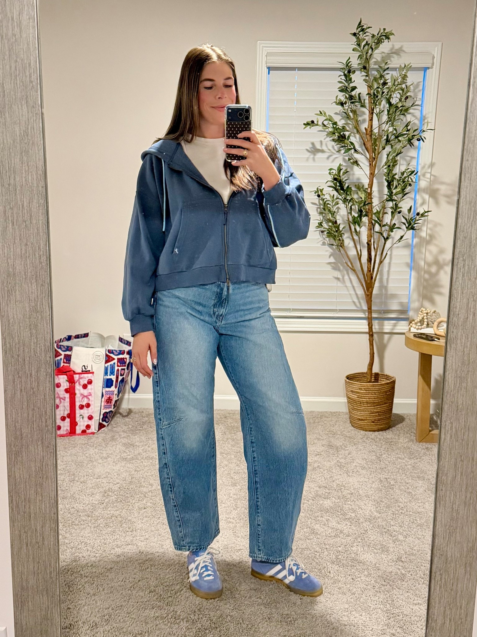 Casual comfy cute spring outfit 

#LTKMidsize #LTKootd #LTKTall