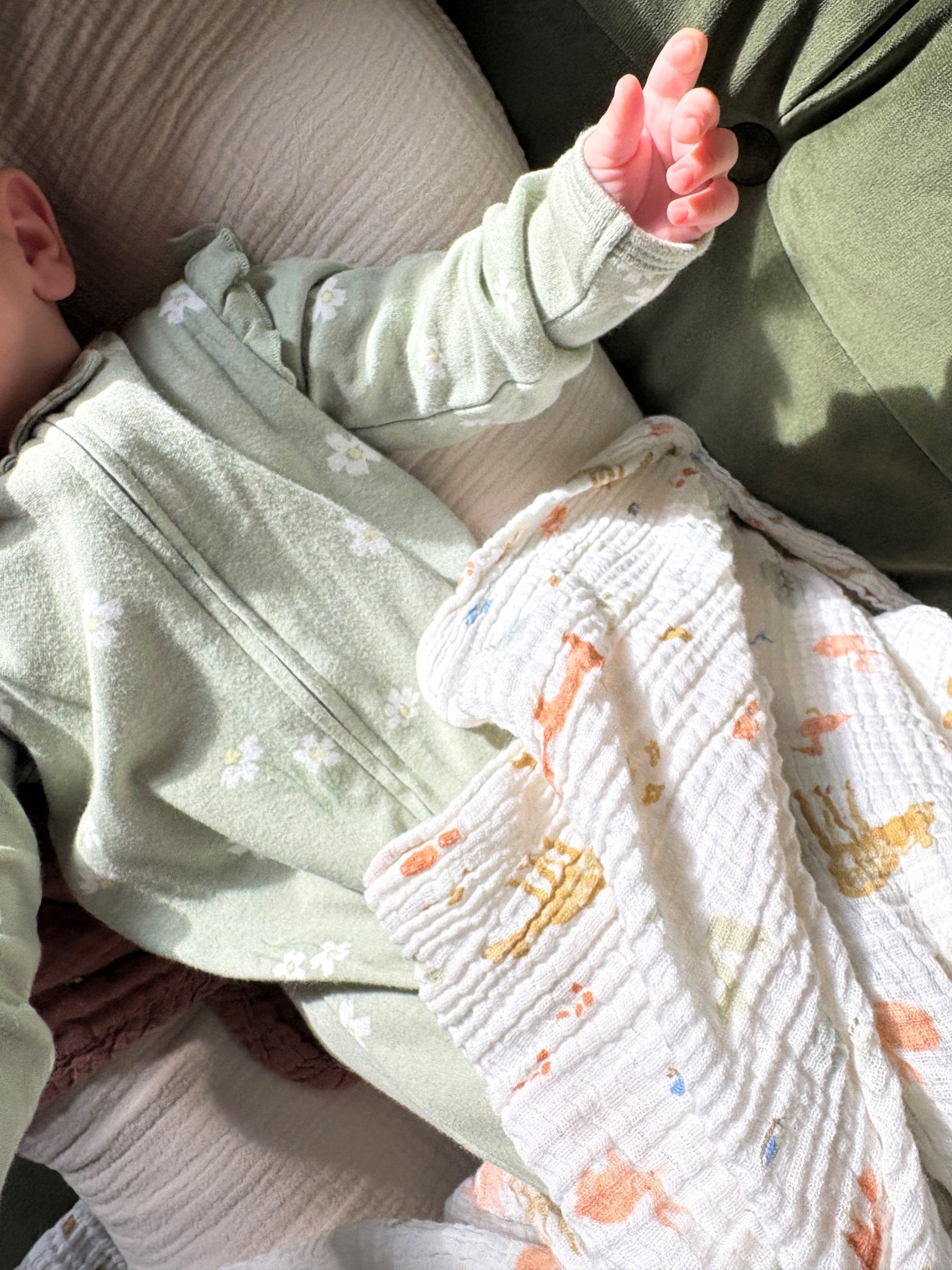 We are ready for SPRING! The ruffled sleeves! This onesie from Target is too cute! 

#target #targetbaby #babygirl 

#LTKHome #LTKmomlife #LTKBaby