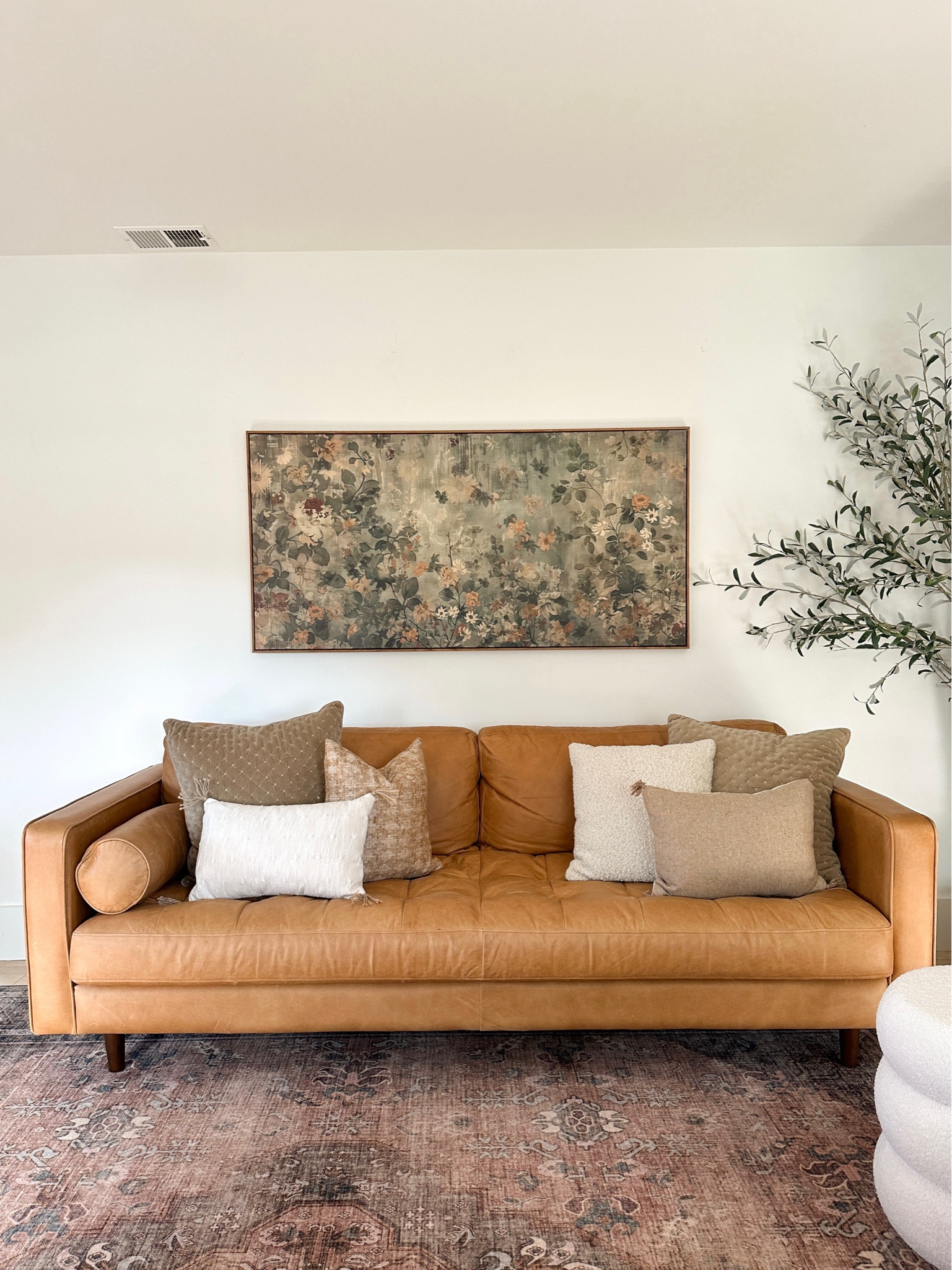 I have found my new favorite minimalist wall art from Wayfair - the antique ink branches add the perfect pop of spring color for our family room! 

#Wayfairhome


#LTKHome #LTKStyleTip