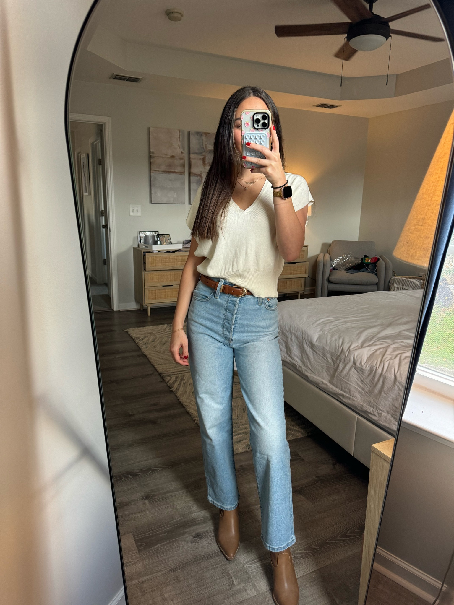bridal expo outfit! OBSESSED with these levi jeans, i’ve never had a pair of jeans fit me so well! 

#LTKSaleAlert #LTKFindsUnder50 #LTKStyleTip