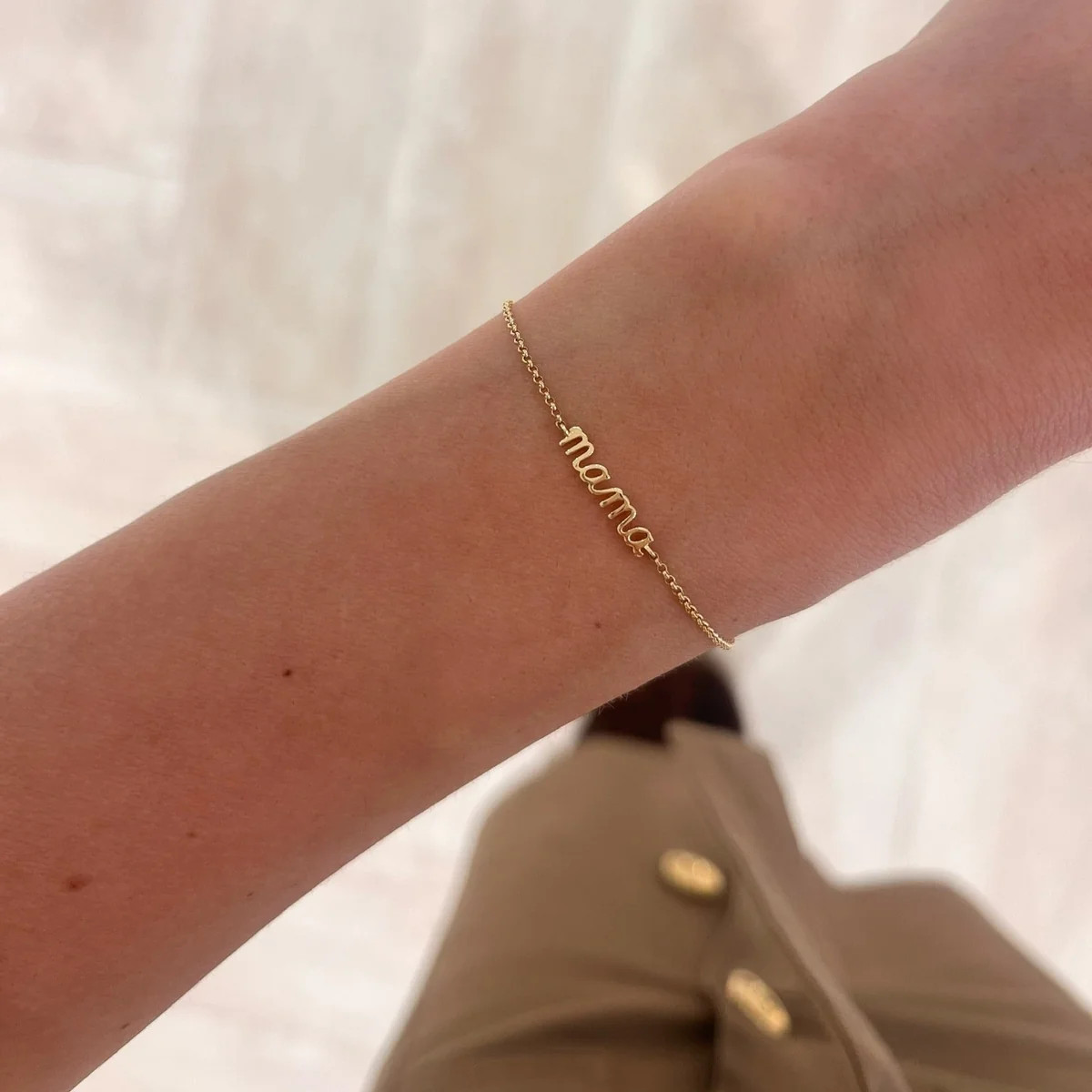 Dainty "Mama" Gold Wire Script Bracelet | RW Fine Jewelry
