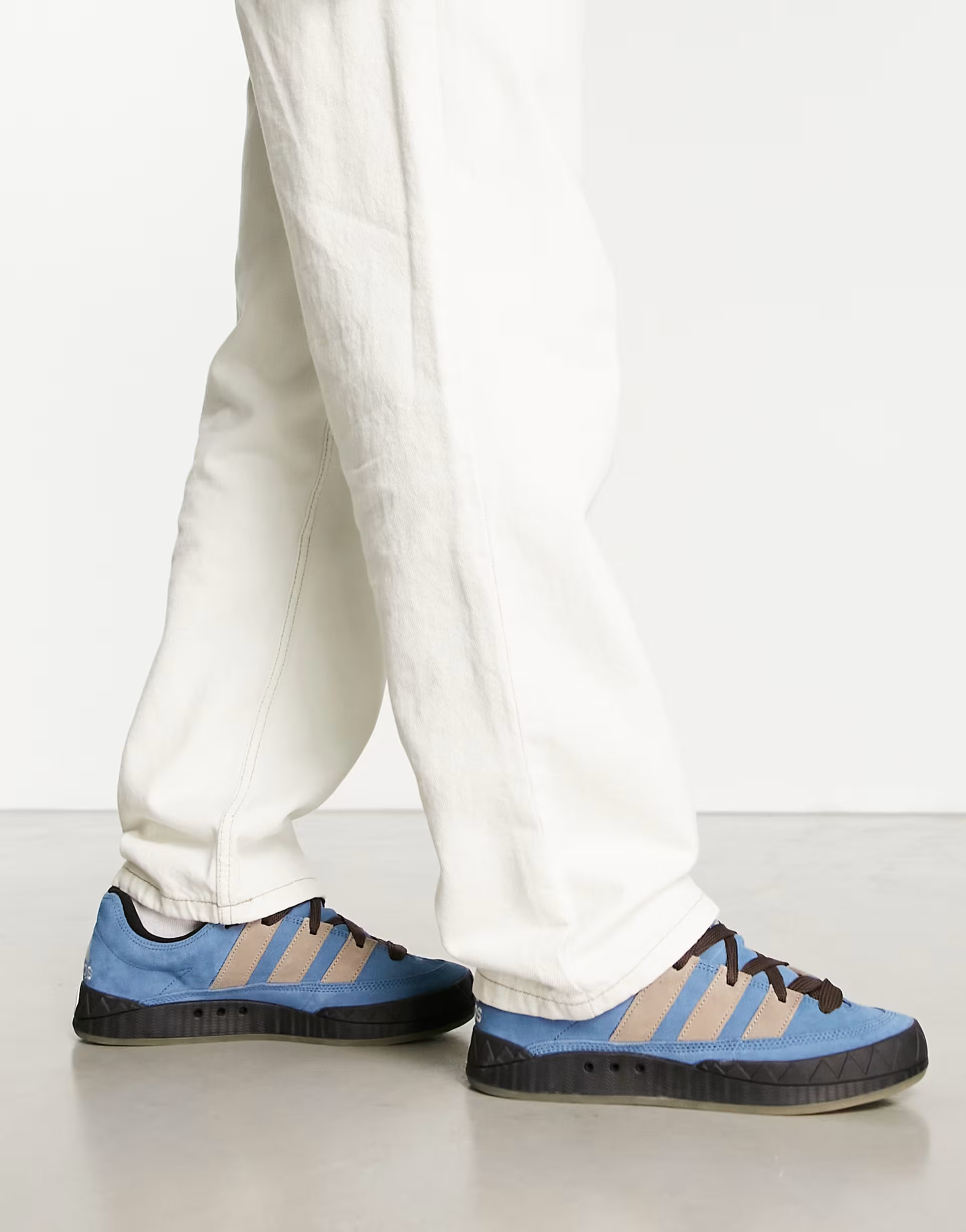 adidas Originals – Adimatic – Sneaker mit Gummisohle in Hellblau | ASOS (Global)
