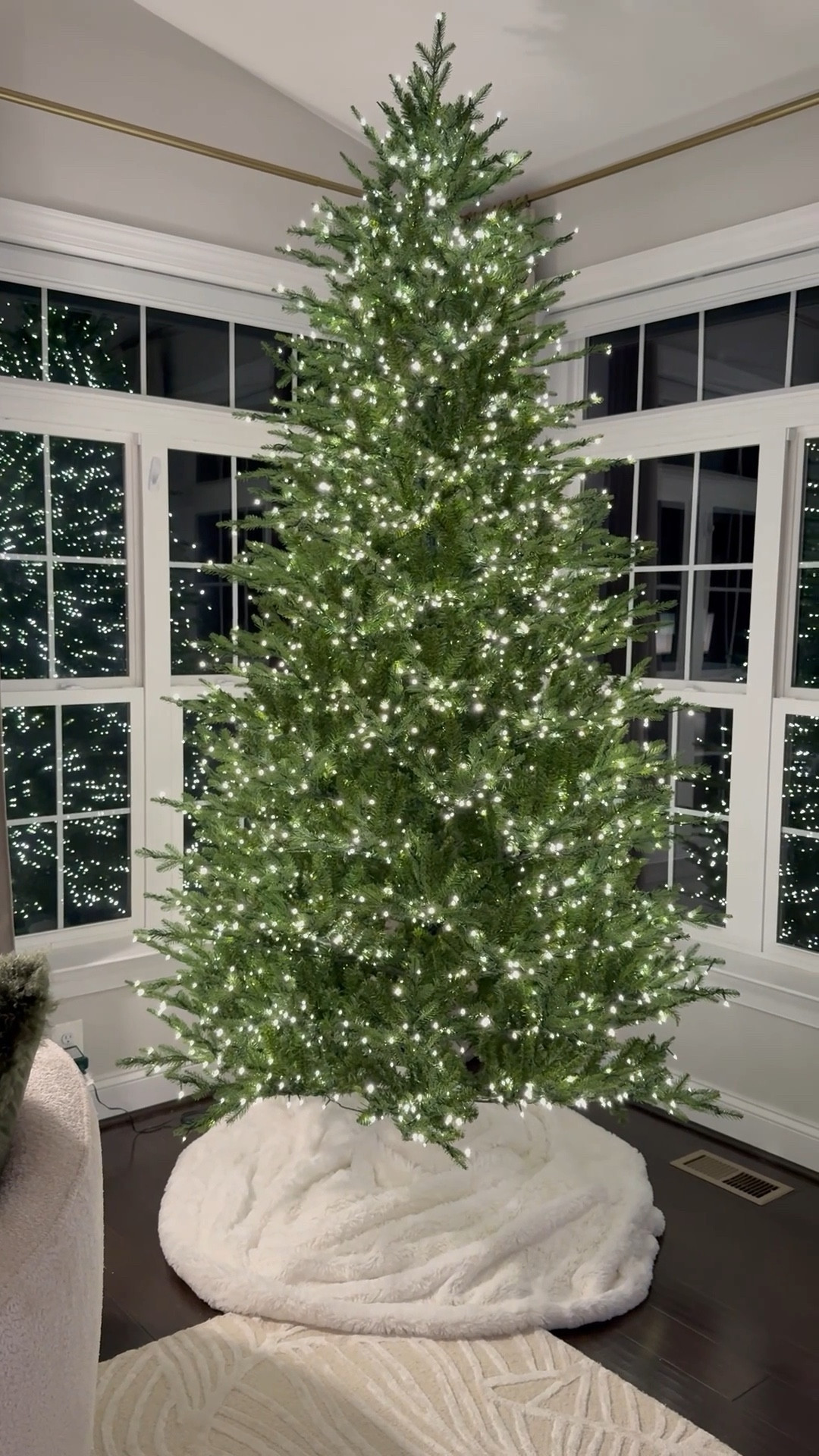 Pre-Lit 9ft. Twinkle Lights Tree
Measure to get yours before they sell out!!

#LTKSeasonal #LTKSaleAlert #LTKHome